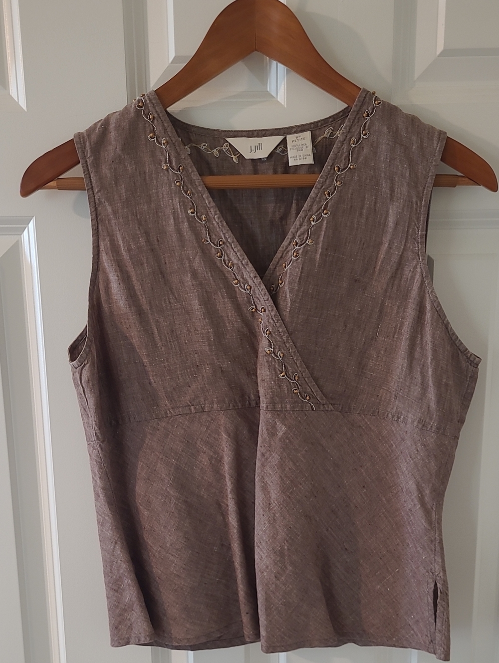 J. Jill Taupe Embroidered V-Neck Linen-Blend Sleeveless Top